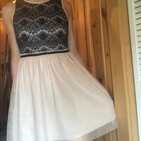 Dress - Picture 3 of 3